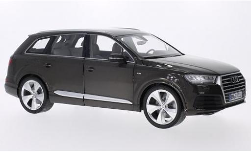 Audi Q7 1/18 Minichamps mettalic braun modellautos
