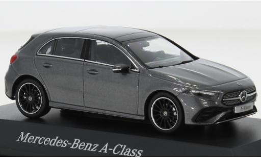 Modellautos Mercedes Classe A 1/43 I Minimax (W177) AMG Line metallise grau 2022 Mercedes Classe A 1/43 I Minimax (W177) AMG Line metallise grau 2022 modellautos