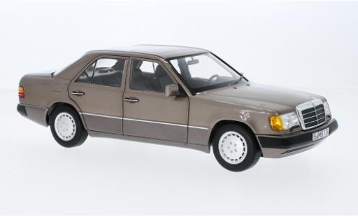 Mercedes 230 1/18 I Norev E (W124) metallise beige 1989 modellautos