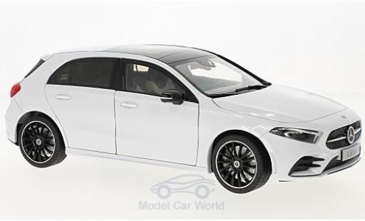 Modellautos Mercedes Classe A 1/18 Norev (W177) mettalic weiss 2018 Mercedes Classe A 1/18 Norev (W177) mettalic weiss 2018 modellautos