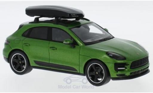 Modellautos Porsche Macan 1/43 Spark mettalic grün mit Dachbox Porsche Macan 1/43 Spark mettalic grün mit Dachbox modellautos