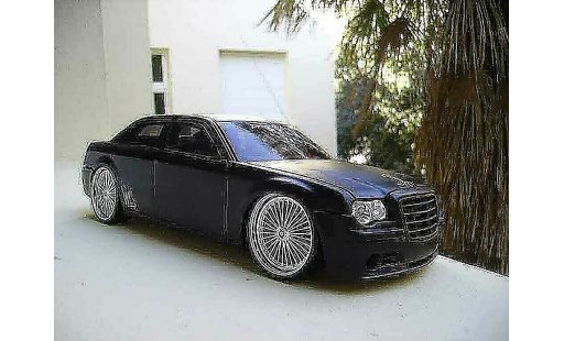 Chrysler 300C tuning 1/18 Norev dub style modellautos