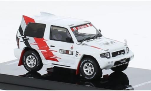 Mitsubishi Pajero 1/64 INNO64 Evolution Ralliart weiss/Dekor RHD 1:64 modellautos