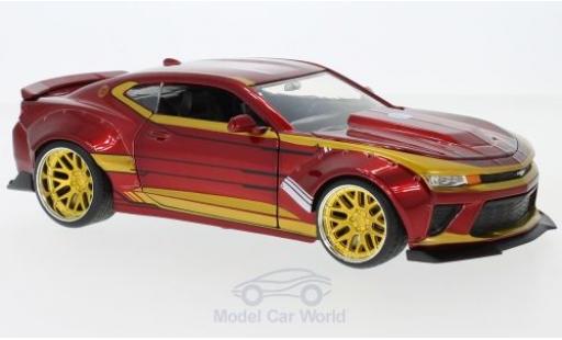 Chevrolet Camaro RS 1/24 Jada Toys rot/gold Marvel Avengers - Iron Man 2016 mit Figur modellautos