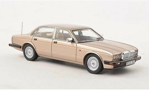 Jaguar XJ Base 1/43 Neo Sovereign beige LHD 1990 modellautos