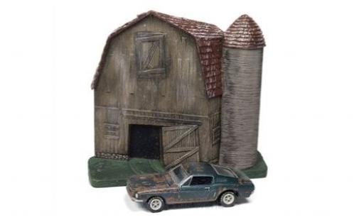 Ford Mustang 1/64 Johnny Lightning GT Fastback grün 1968 Barn Finds Series 4 Diorama mit Witterungsspuren modellautos