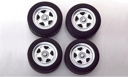 Modellautos Ferrari Testarossa 1/18 KK Scale Zubehör Reifen- und Felgenset: 1:18 Ferrari Testarossa 1/18 KK Scale Zubehör Reifen- und Felgenset: 1:18 modellautos