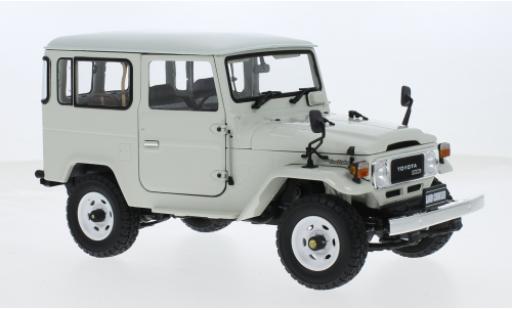 Toyota Land Cruiser 1/18 Kyosho 40 Van (BJ42V) weiss 1:18 modellautos