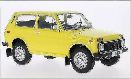 Lada Niva Base 1/18 MCG 1600 gelb 1976 modellautos