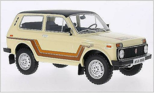 Lada Niva Base 1/18 MCG 5000 beige/Dekor 1981 modellautos