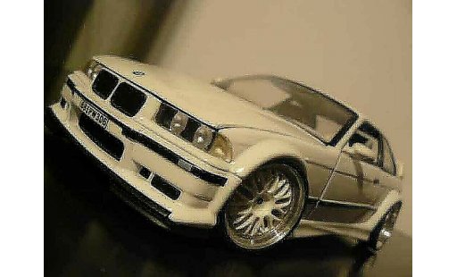 Bmw M3 coupe 1/18 Ut Models GTR E36 weiss jantes bbs bords larges modellautos