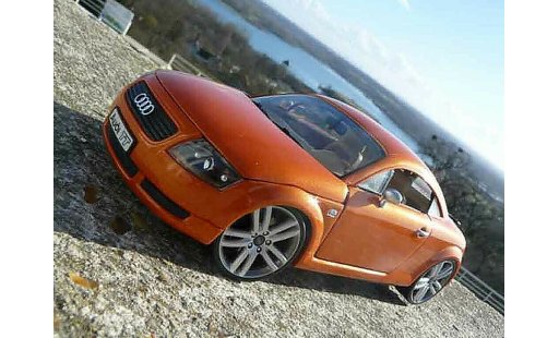 Audi TT coupe 1/18 Revell s-line orange jantes 19 pouces modellautos