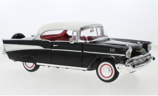 Chevrolet Bel Air 1/18 Lucky Die Cast Bel air Hardtop noire/blanche 1957 modellautos
