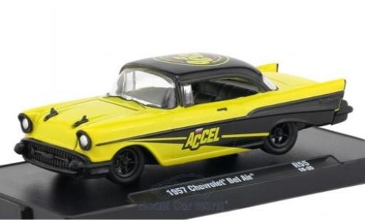 Chevrolet Bel Air 1957 1/64 M2 Machines gelb/schwarz 1957 modellautos