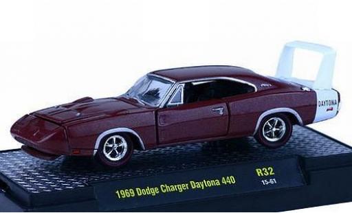 Dodge Charger 1/64 M2 Machines Daytona 440 mettalic braun/weiss 1969 Detroit-Muscle Release 32 modellautos