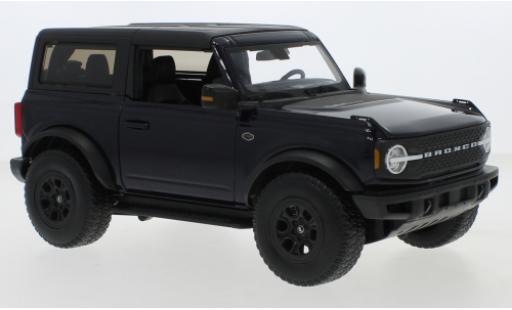 Modellautos Ford Bronco 1/18 Maisto Wildtrak mettalic blau/matt-schwarz 2021 Ford Bronco 1/18 Maisto Wildtrak mettalic blau/matt-schwarz 2021 modellautos