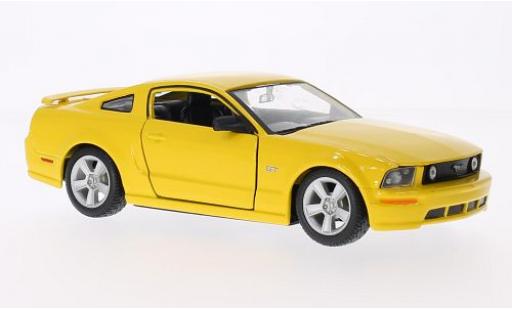 Ford Mustang 1/24 Maisto GT Coupe gelb 2006 modellautos
