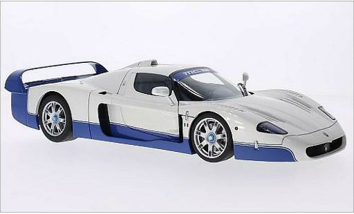 Maserati MC12 Base 1/18 Autoart mettalic weiss 2004 modellautos