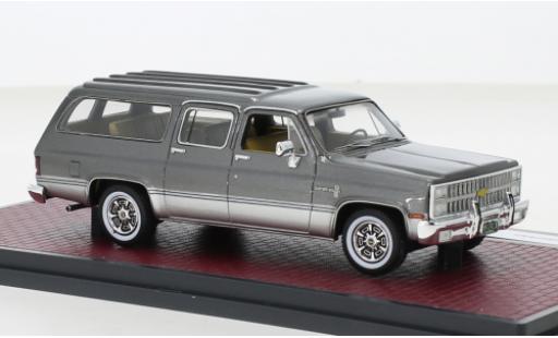 Modellautos Chevrolet Suburban 1/43 Matrix metallise grau/silber 1981 Chevrolet Suburban 1/43 Matrix metallise grau/silber 1981 modellautos