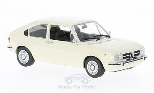Modellautos Alfa Romeo Alfasud 1/43 Maxichamps weiss 1972 Alfa Romeo Alfasud 1/43 Maxichamps weiss 1972 modellautos