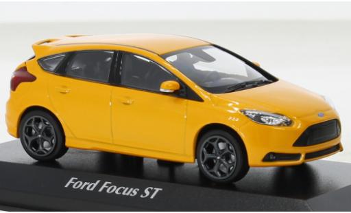 Modellautos Ford Focus 1/43 Maxichamps MK III ST metallise orange 2011 Ford Focus 1/43 Maxichamps MK III ST metallise orange 2011 modellautos