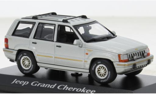 Modellautos Jeep Grand Cherokee 1/43 Maxichamps silber 1995 Jeep Grand Cherokee 1/43 Maxichamps silber 1995 modellautos