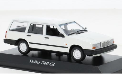 Volvo 740 1/43 Maxichamps Break weiss 1986 modellautos