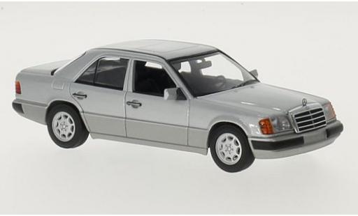 Modellautos Mercedes 230 1/43 Maxichamps E (W124) silber 1991 Mercedes 230 1/43 Maxichamps E (W124) silber 1991 modellautos