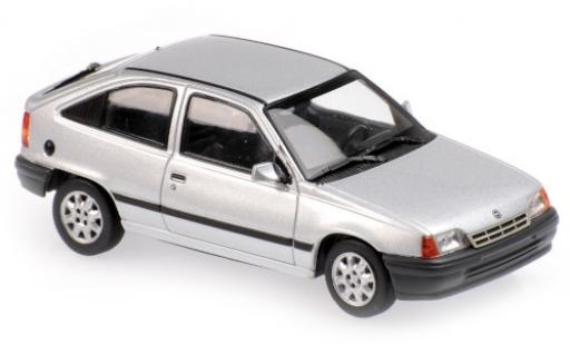 Modellautos Opel Kadett 1/43 Maxichamps E 1.8i silber 1990 Opel Kadett 1/43 Maxichamps E 1.8i silber 1990 modellautos