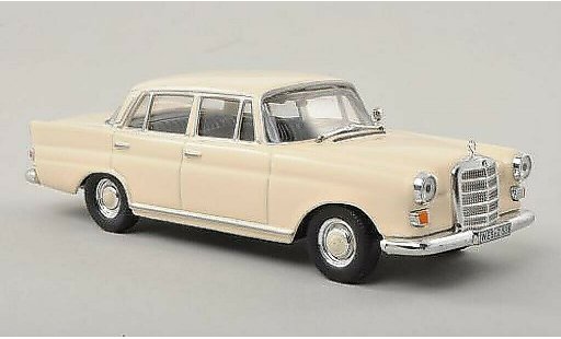 Mercedes 200 Base 1/43 WhiteBox D (W110) beige 1965 modellautos