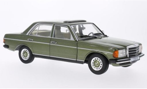 Mercedes 230 E 1/18 Revell (W123) gr&Atilde;&frac14;n modellautos