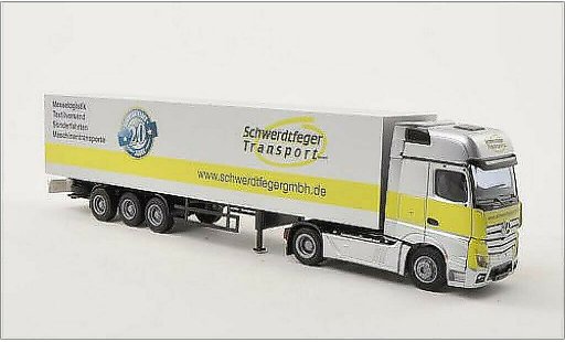 Mercedes Actros Gigaspace 1/87 AWM 2 Gigaliner Schwerdtfeger Koffer-SZ modellautos