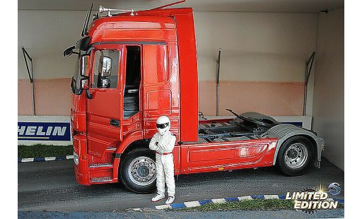 Mercedes Actros Base 1/18 Eligor rot modellautos