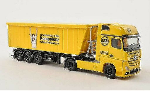 Mercedes Actros Gigaspace 1/87 Herpa Fahrschultrucks.de Stoffel-Liner-SZ modellautos