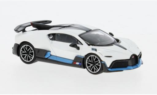 Modellautos Bugatti Divo 1/64 Mini GT weiss/Dekor 1:64 Bugatti Divo 1/64 Mini GT weiss/Dekor 1:64 modellautos