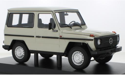 Modellautos Mercedes Classe G 1/18 Minichamps G-Modell SWB (W460) grau 1980 Mercedes Classe G 1/18 Minichamps G-Modell SWB (W460) grau 1980 modellautos