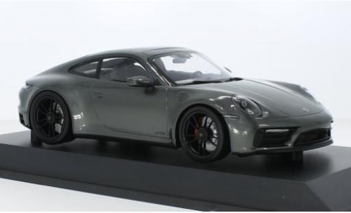 Porsche 992 GTS 1/18 Minichamps 911  Carrera 4 metallise grün 2020 1:18 modellautos