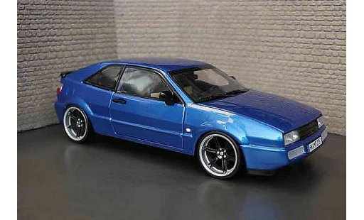 Volkswagen Corrado VR6 1/18 Revell blau metallized modellautos