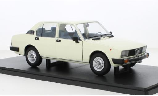 Modellautos Alfa Romeo Alfetta 1/18 Mitica Berlina 2000L beige 1978 Alfa Romeo Alfetta 1/18 Mitica Berlina 2000L beige 1978 modellautos