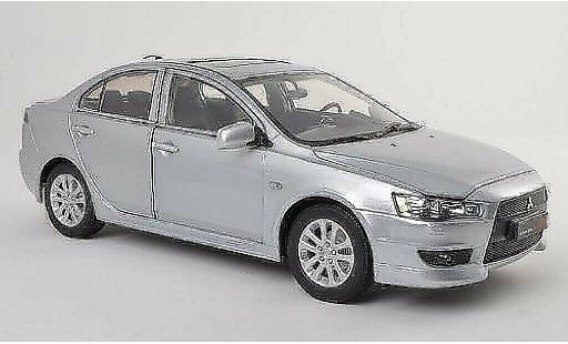 Mitsubishi Lancer EX 1/18 Paudi grau 2012 modellautos