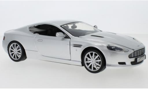 Aston Martin DB9 1/24 Motormax silber modellautos