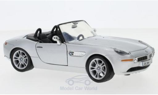 Bmw Z8 1/24 Motormax silber ohne Vitrine modellautos