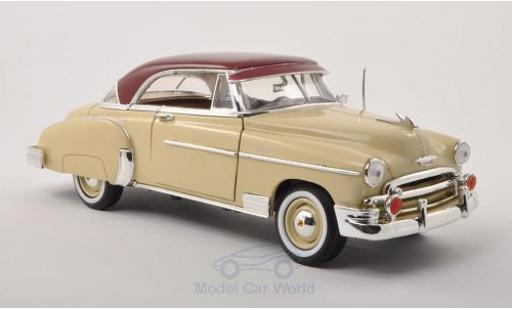 Chevrolet Bel Air 1/18 Motormax beige/rot 1950 modellautos