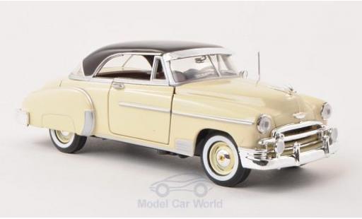 Chevrolet Bel Air 1/24 Motormax Hardtop beige/braun 1950 modellautos