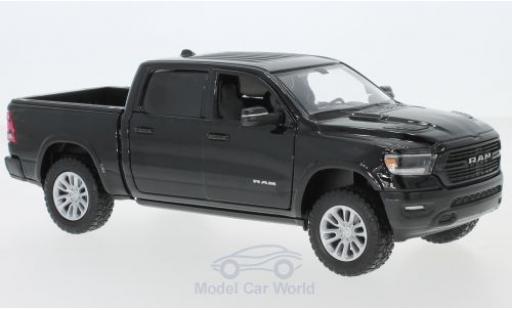 Dodge RAM 1/24 Motormax 1500 Crew Cab Laramie schwarz 2019 modellautos