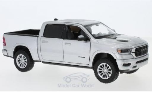 Dodge RAM 1/24 Motormax 1500 Crew Cab Laramie silber 2019 modellautos