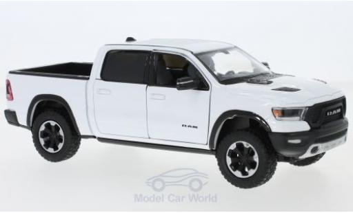 Dodge RAM 1/24 Motormax 1500 Crew Cab Rebel weiss 2019 modellautos