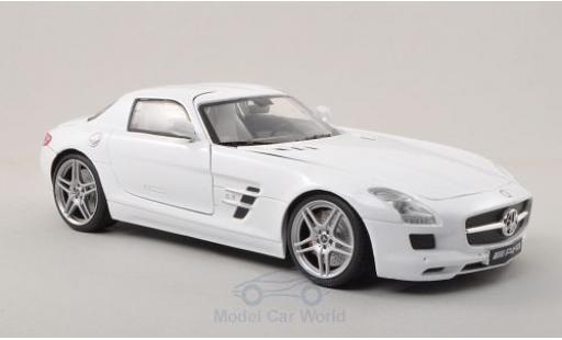 Mercedes SLS 1/18 Motormax AMG (C197) weiss modellautos