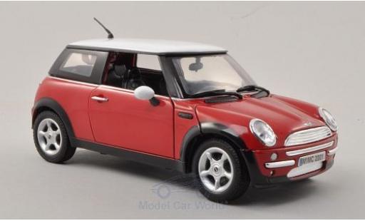 Modellautos Mini Cooper S 1/18 Motormax rot/weiss 2001 Mini Cooper S 1/18 Motormax rot/weiss 2001 modellautos