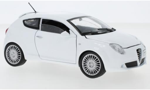 Alfa Romeo Mito 1/24 Motormax MiTo blanche modellautos